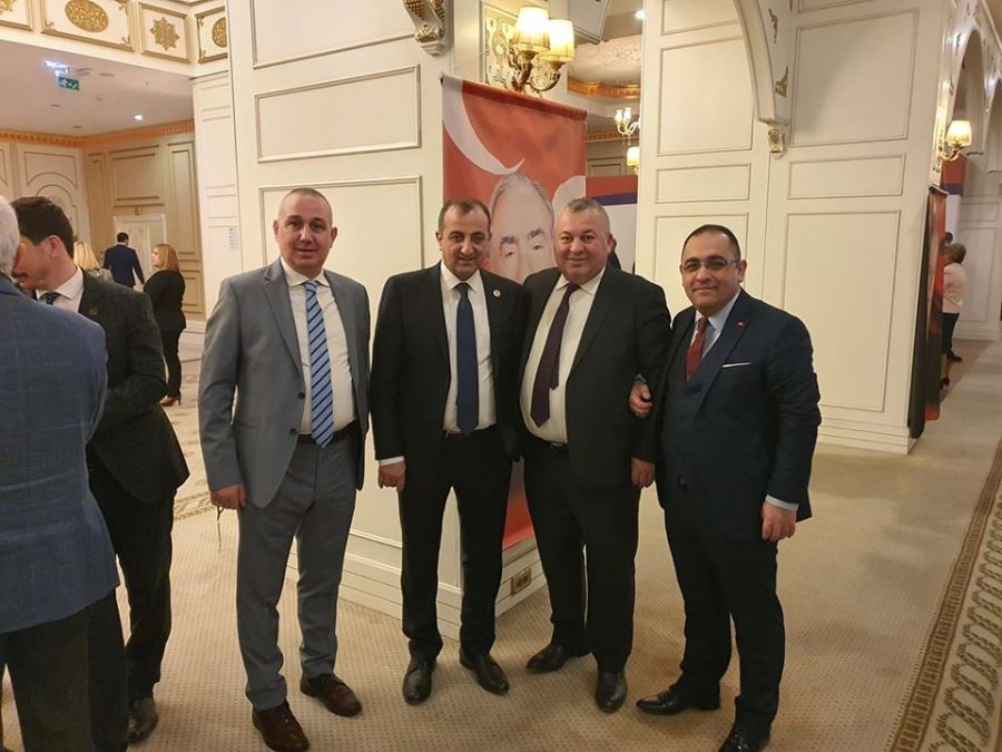 “LİDERE SADAKAT ŞEREFİMİZDİR”