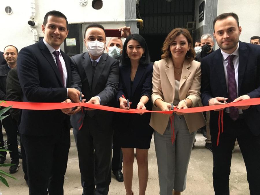 AVUKATLIK VE DANIŞMANLIK BÜROSUNU AÇTI