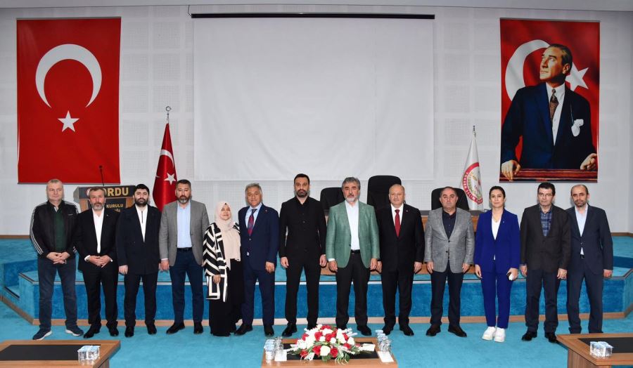 YAPACAK ÇOK İŞ VAR!