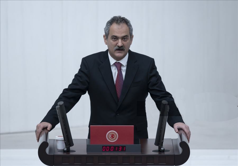 BAKAN ÖZER, MİLLETVEKİLİ YEMİNİ ETTİ