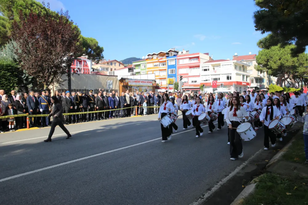 CUMHURİYETE YAKIŞIR PROGRAM