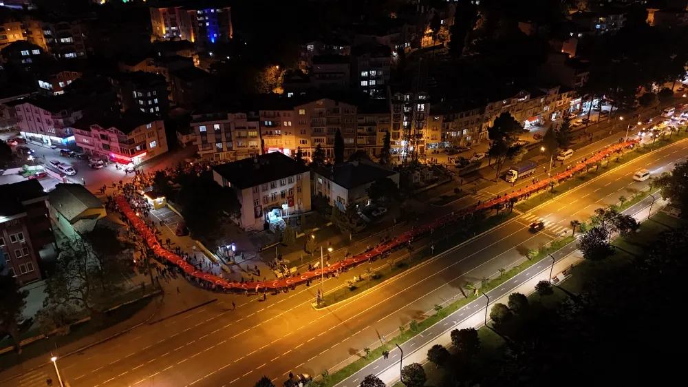 PERŞEMBE’DE FENER ALAYI