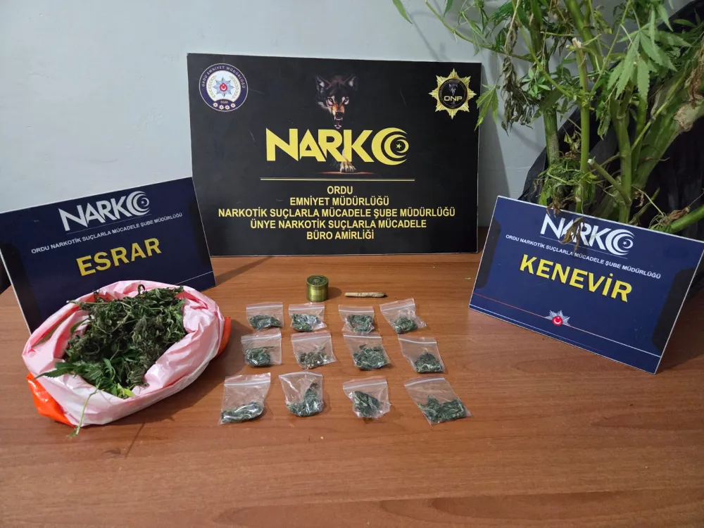 METAMFETAMİN TAŞIRKEN YAKALANDI