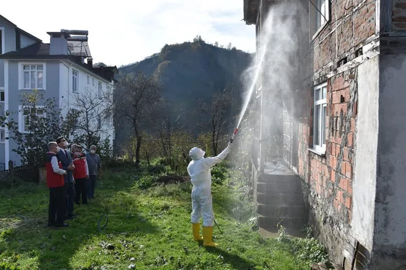 KIŞLAKLAR İLAÇLANIYOR!