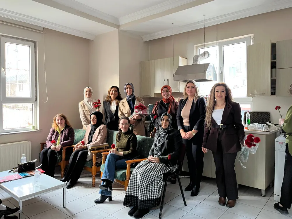 ÇİÇEKLİ KUTLAMA!