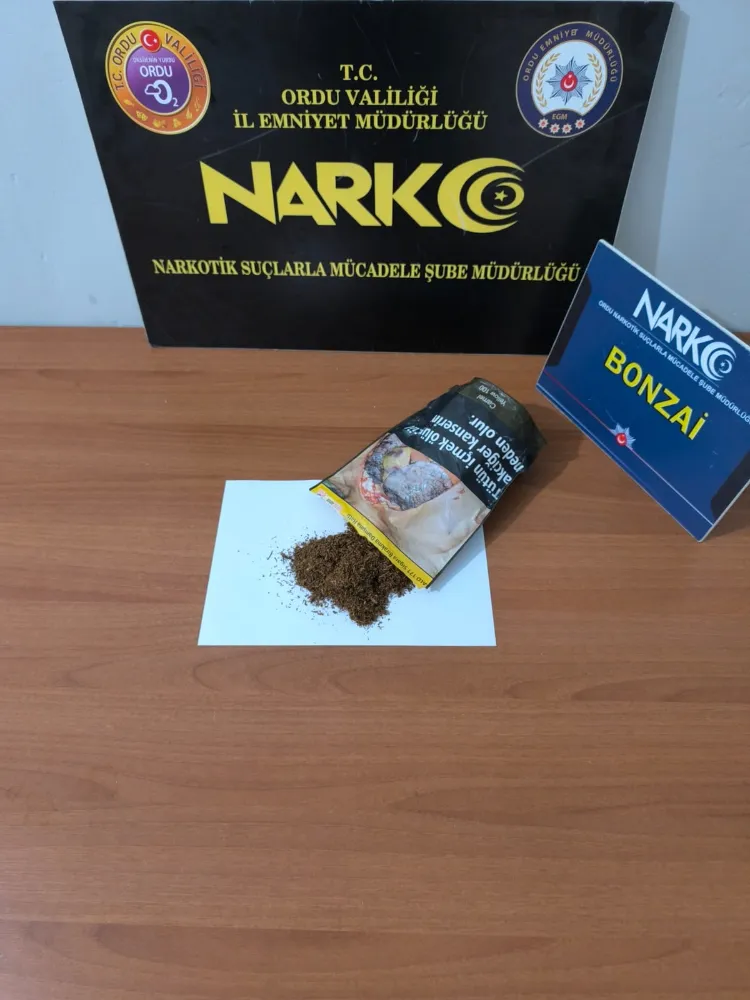 DURDURULAN ARAÇTAN UYUŞTURUCU ÇIKTI