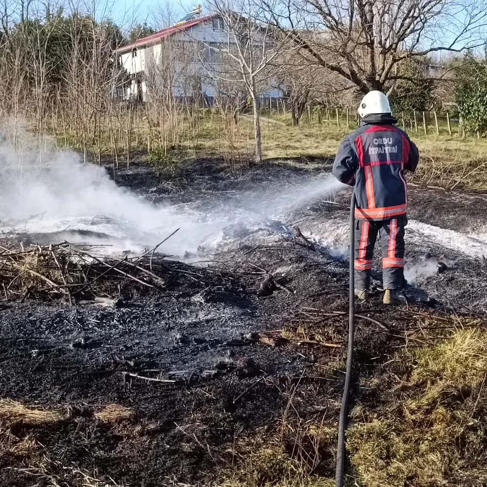 SON BİR HAFTADA 50’YE YAKIN ÖRTÜ VE ORMAN YANGININA MÜDEHALE ETTİ