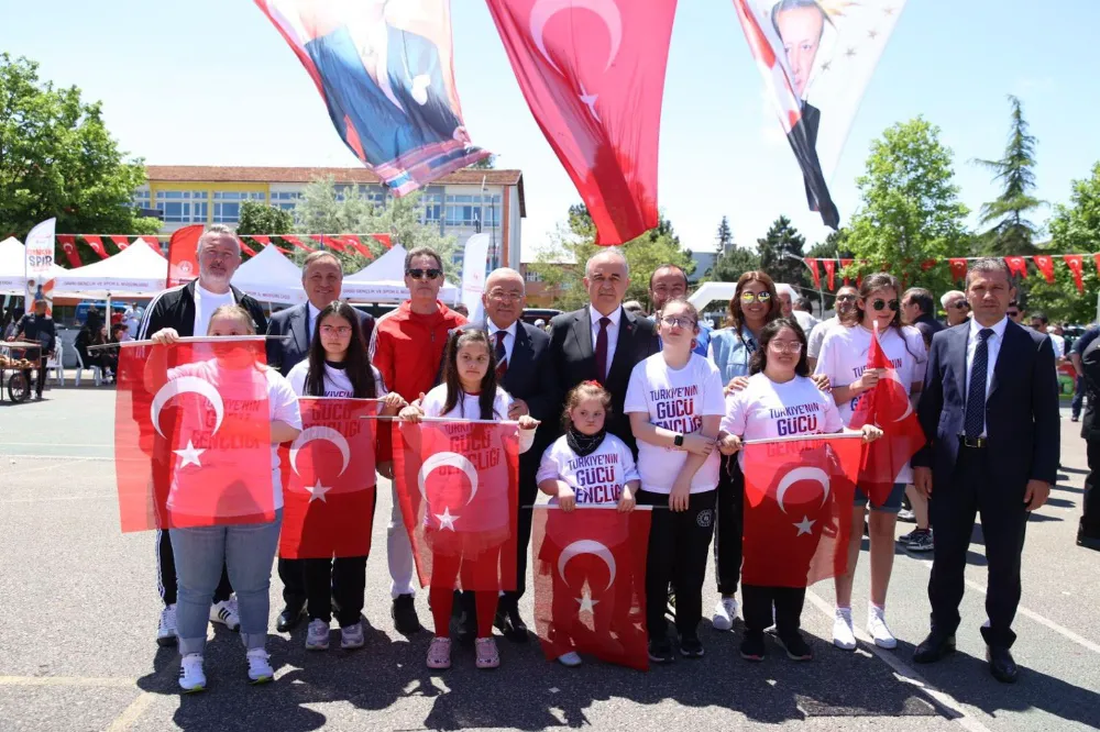GENÇLERİN BAŞKANI!