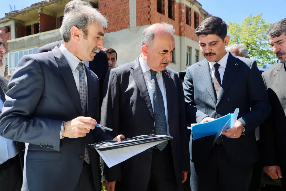 TARIM ARAZİLERİNİ YERİNDE İNCELEDİ