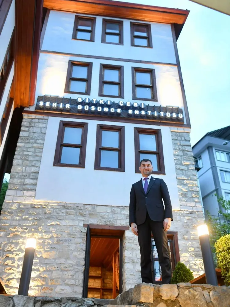 SÖZÜNÜ TUTTU!