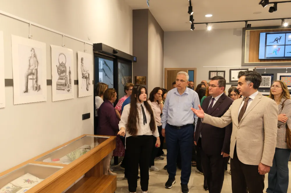 YIL SONU SERGİSİ AÇILDI