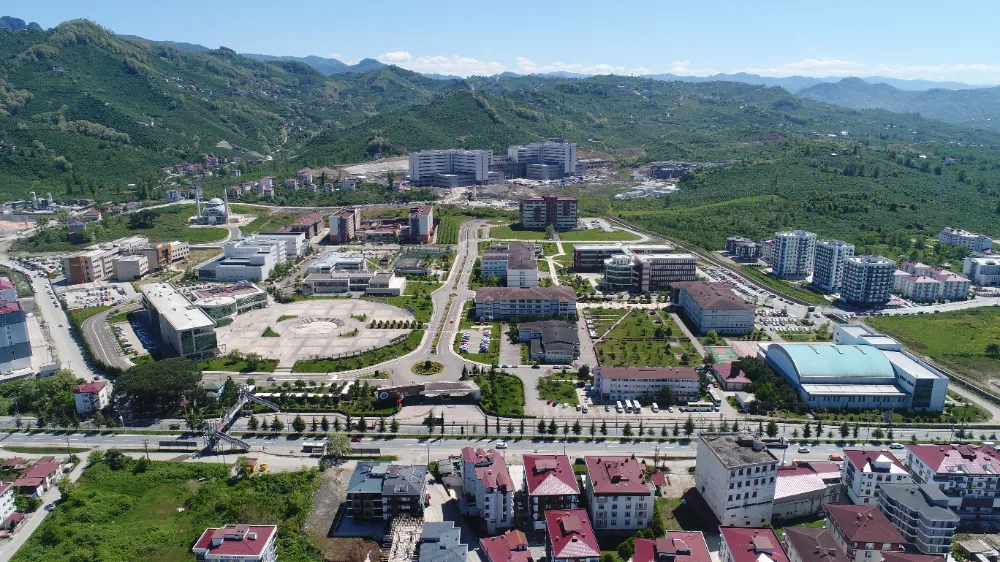 LİDERLİĞİNİ SÜRDÜRÜYOR