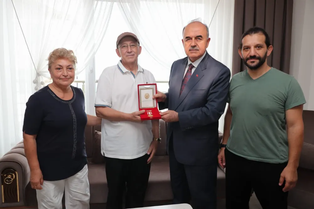 KIBRIS GAZİSİNE GAZİLİK MADALYASI!