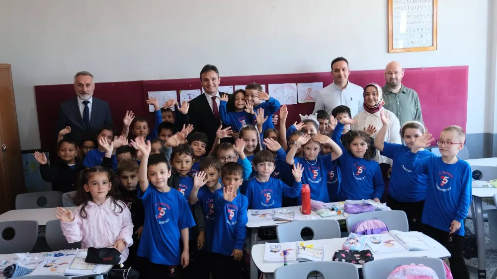 “KİTAPLARINIZI BAŞUCUNUZDAN AYIRMAYIN”