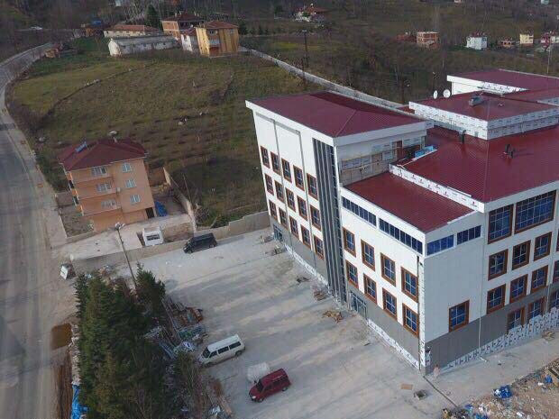HASTANE VAR, SINIFI YOK!