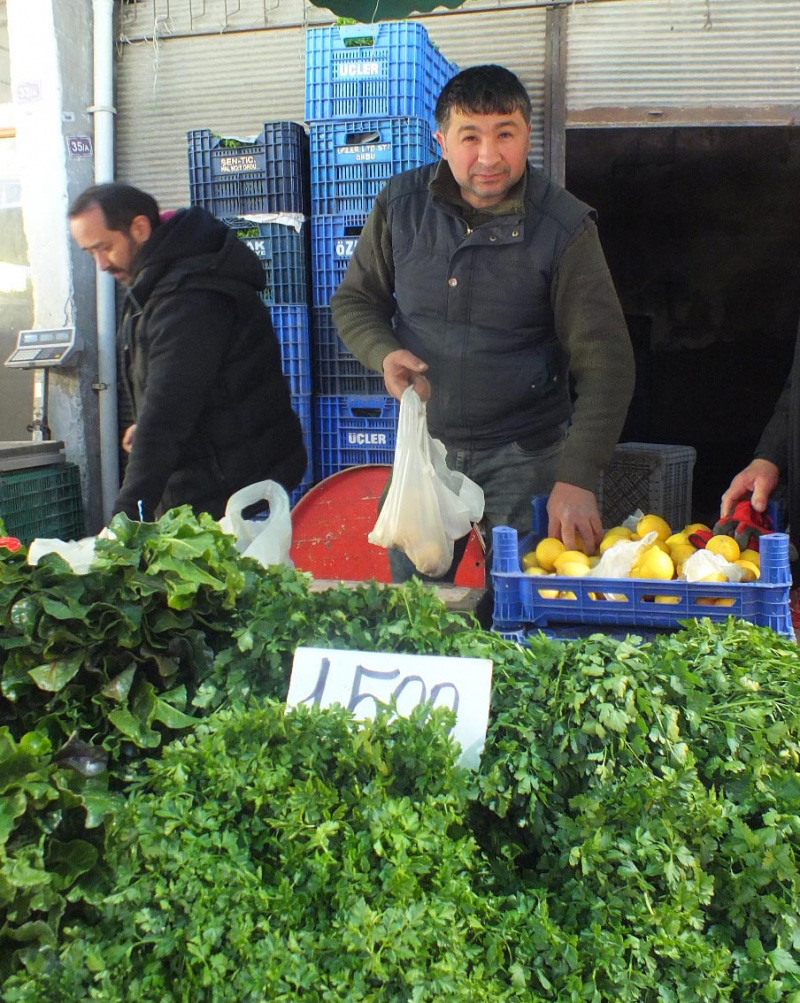 PAZARDA FİYATLAR DÜŞÜŞE GEÇTİ